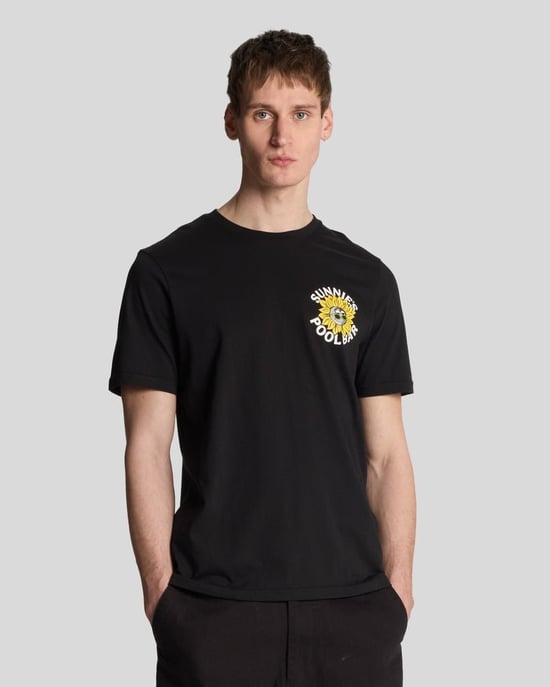 Lyle & Scott Sunnies T-Shirt mit Poolbar-Grafik – Schwarz - Image 2