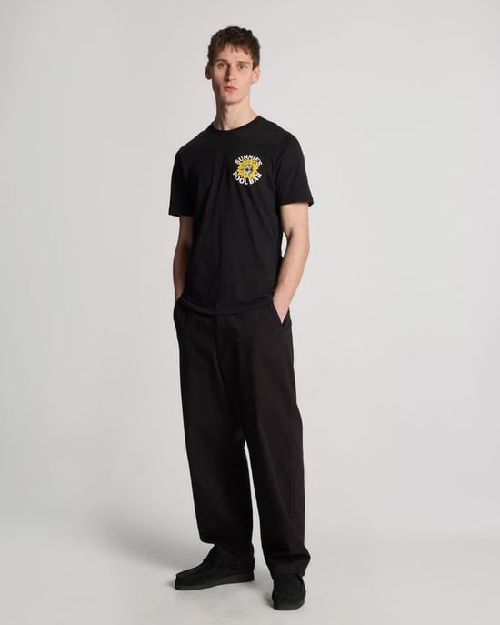Lyle & Scott Sunnies T-Shirt mit Poolbar-Grafik – Schwarz - Image 3