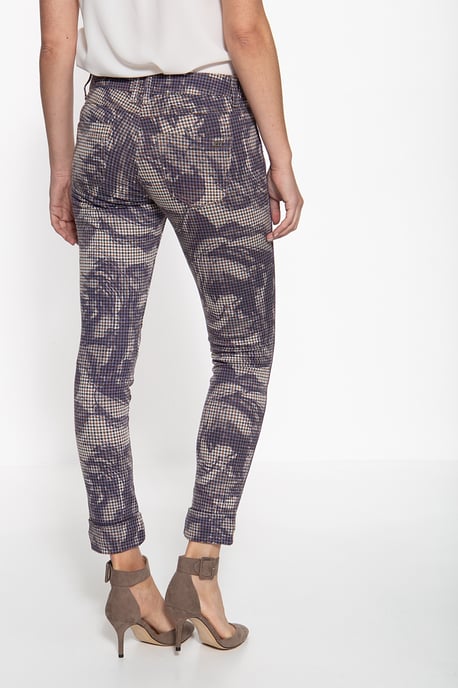 Amor, Truth & Trust Damen ATT JEANS Stretchhose mit Hahnentrittmuster und floralen Akzenten Lola lila - Image 3