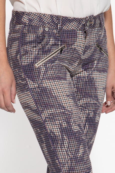Amor, Truth & Trust Damen ATT JEANS Stretchhose mit Hahnentrittmuster und floralen Akzenten Lola lila - Image 4