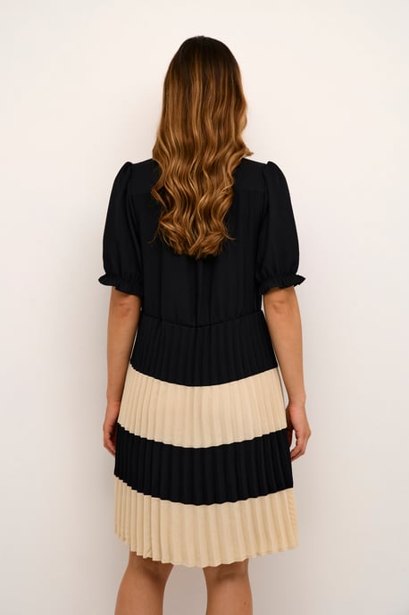 Kleid Weibliche Silhouette - Image 3