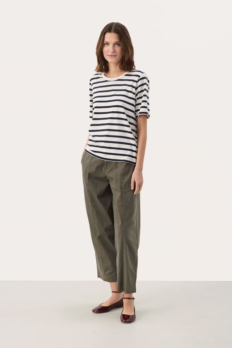 T-shirt Gerade Passform Navy and White Stripe - Image 1