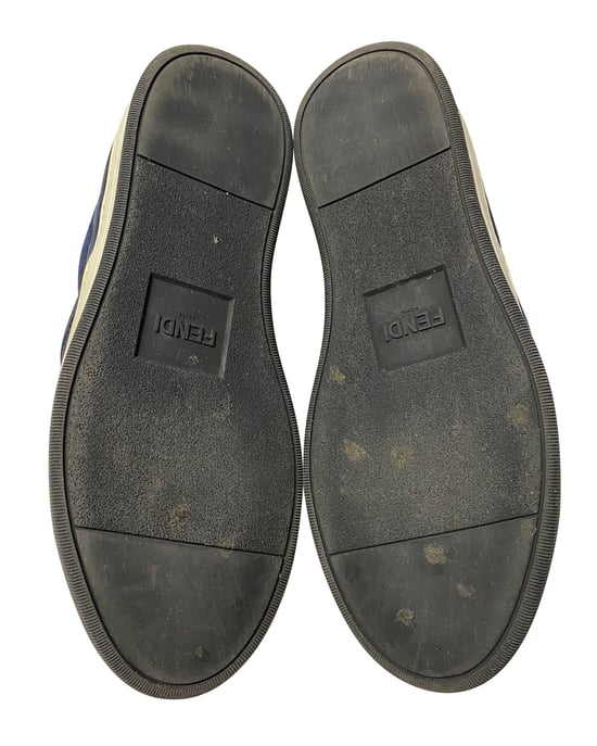 Fendi Monster 3D Eyes Slip-On Sneakers aus marineblauem Wildleder - Image 3