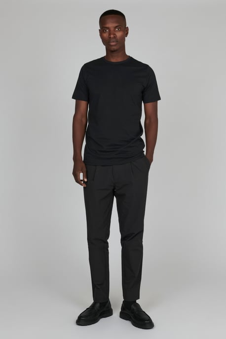 T-shirt Gerade Passform black - Image 1