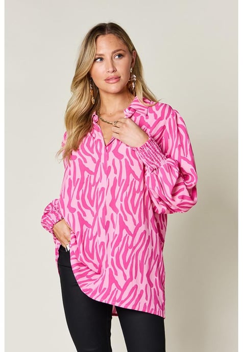 Damen Double Take Bluse mit langen Ärmeln und Druck, in voller Größe mit Smock-Einsatz - Image 1