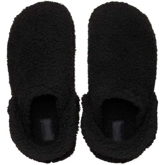 Crocs Classic Cozzzy Slipper Damen Hausschuhe aus Polyester in Schwarz - Image 5