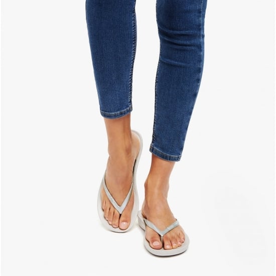 Fitflop Iqushion Damen Ergonomische Zehensteg Flip-Flops Silber - Image 2