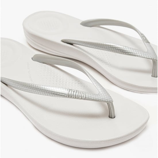 Fitflop Iqushion Damen Ergonomische Zehensteg Flip-Flops Silber - Image 6