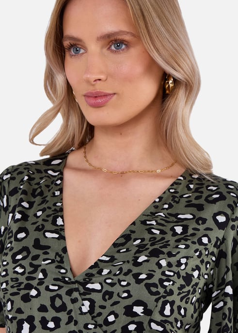 Khakifarbenes Viskose-Wickel-Midikleid mit Tiermuster - Image 2