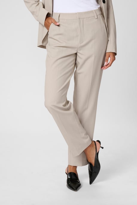 Blazer KAsakura Tight fit cream - Image 3