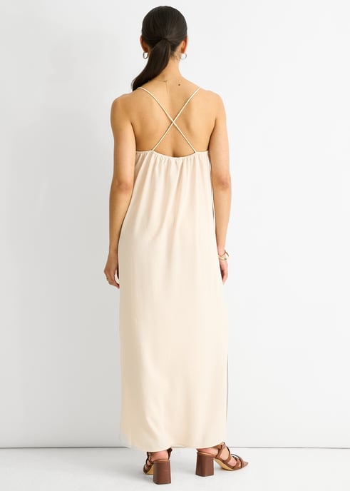 Beigefarbenes Riemchen-Kreuzrücken-Airflow-Kleid in Übergröße - Image 4