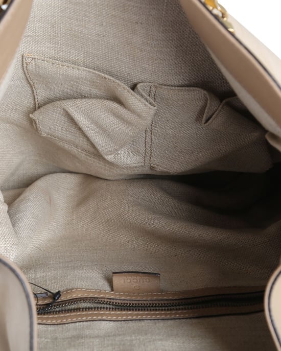 Gucci Beigefarbene Lammleder Große 1970 Schultertasche - Image 6