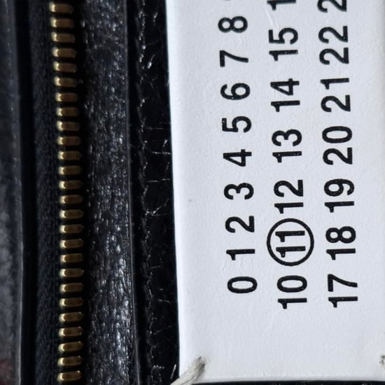 Maison Margiela 5AC Classique Micro Bag aus schwarzem Leder - Image 5