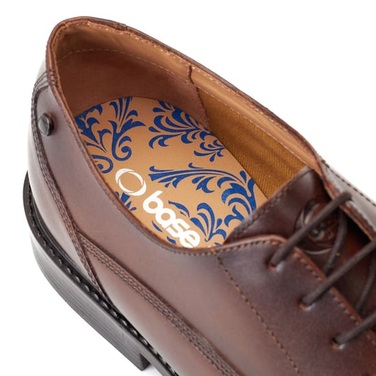 Base London Magnus Leder Herren Oxford Schuhe in verbranntem Braun - Image 6