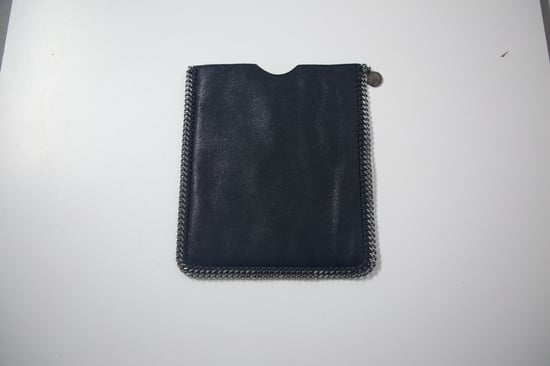 Stella McCartney Falabella iPad-Hülle aus schwarzem Leder - Image 6