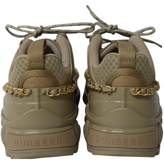Burberry „Arthur“-Sneaker mit Goldkette aus khakifarbenem Leder - Image 4