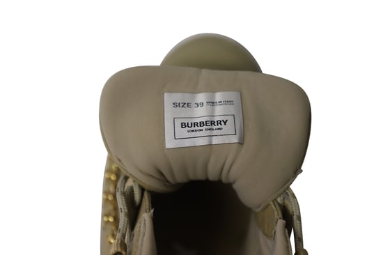 Burberry „Arthur“-Sneaker mit Goldkette aus khakifarbenem Leder - Image 6