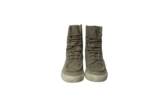 Common Projects „Turnier“ High-Top-Sneakers aus Shearling in grauem Wildleder - Image 2