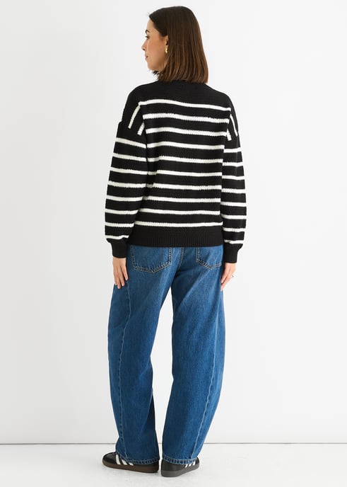 Schwarzer Grobstrick-Pullover in Übergröße mit Streifen - Image 4