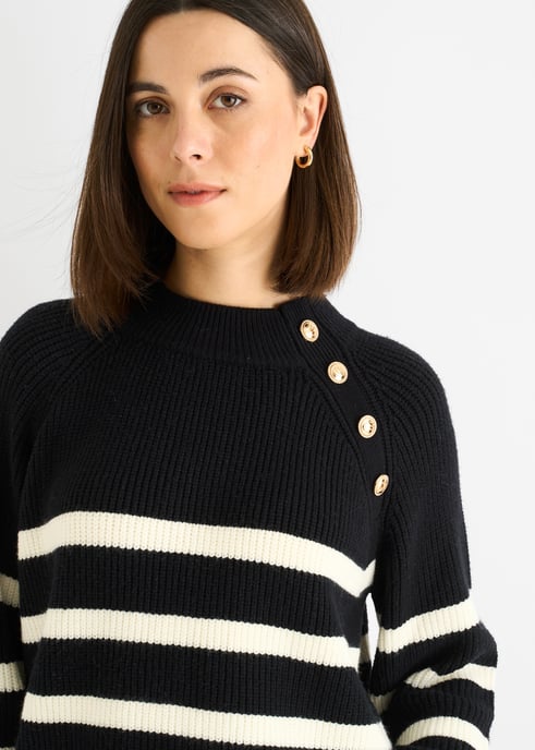 Schwarzer Oversize-Pullover mit Streifenmuster, Strickknöpfen und Knöpfen - Image 2