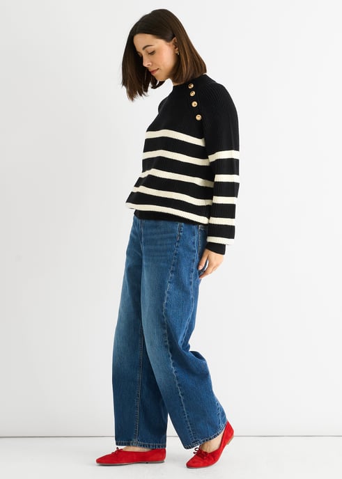 Schwarzer Oversize-Pullover mit Streifenmuster, Strickknöpfen und Knöpfen - Image 3
