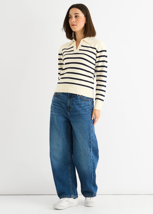 Cremefarbener Recycle-Streifen-Pullover mit V-Ausschnitt und Kragen - Image 3