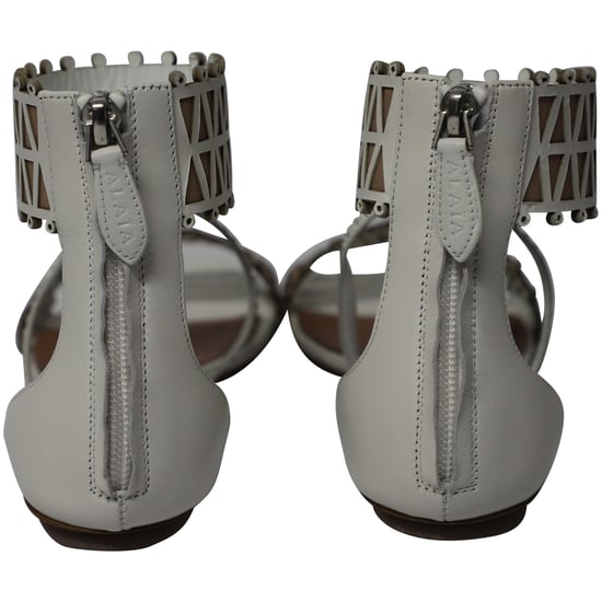 Alaia Sandalen Mit Knöchelmanschette Und Laserschnitt Aus Weißem Leder - Image 4
