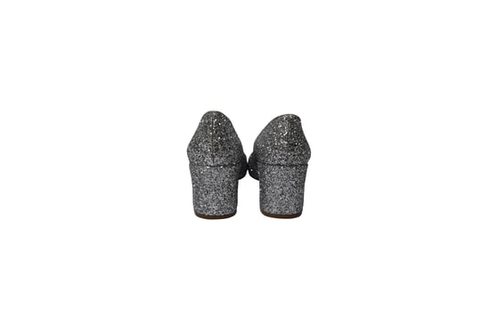 Mansur Gavriel Glitzerpumps aus silbernem Leder - Image 4