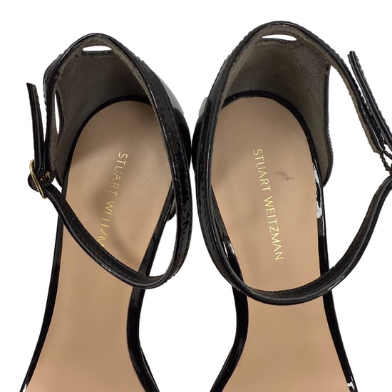 Stuart Weitzman Nudist Plateausandalen aus schwarzem Lackleder - Image 5