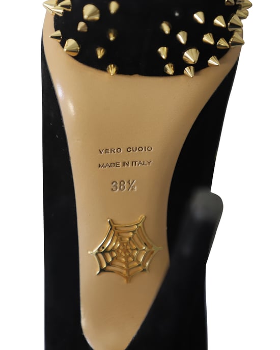Charlotte Olympia – Dolly-Pumps mit Nietenverzierung aus schwarzem Wildleder - Image 6