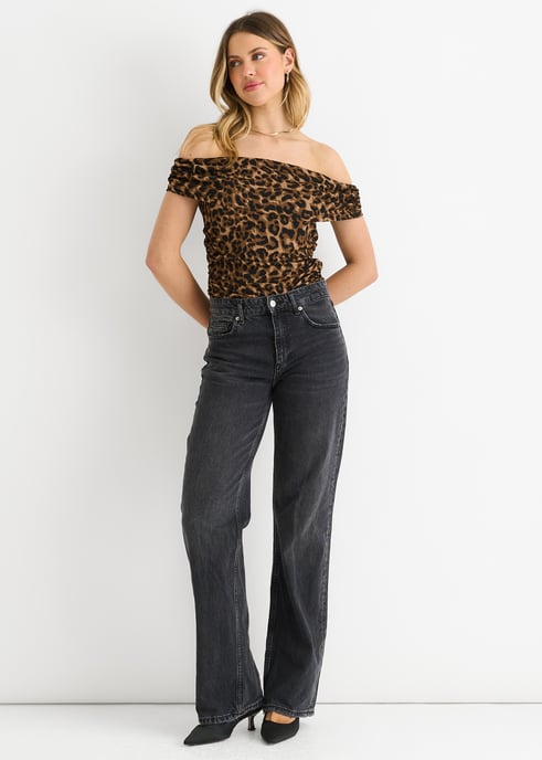 Braunes Bardot-Jersey-Top mit Tiermuster - Image 2