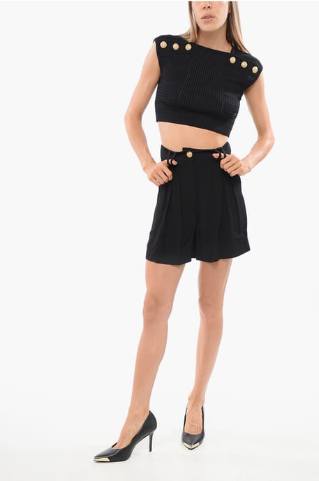 Einfarbige Shorts mit hoher Taille und goldenem Knopf in Schwarz - Image 4