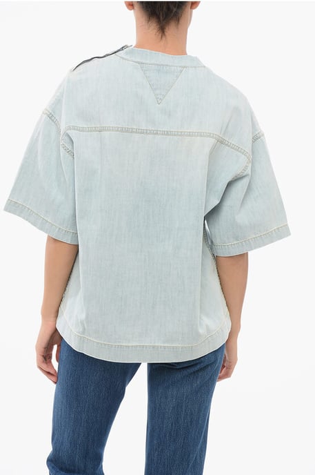 Leicht gewaschene Jeansbluse mit Brusttasche in Hellblau - Image 2