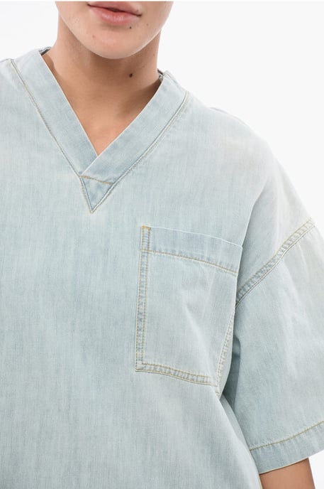 Leicht gewaschene Jeansbluse mit Brusttasche in Hellblau - Image 3
