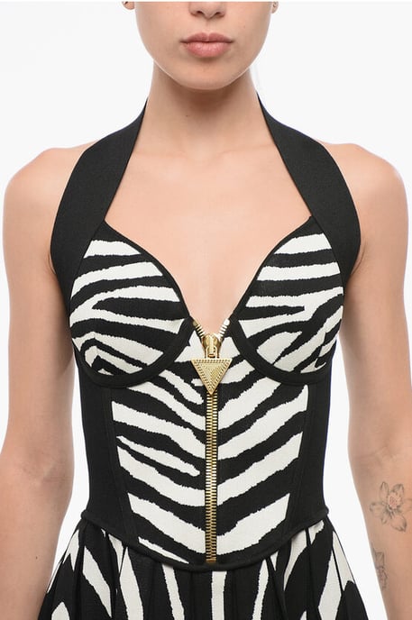 Neckholder-Minikleid mit Animal-Muster in Schwarz und Weiß - Image 3