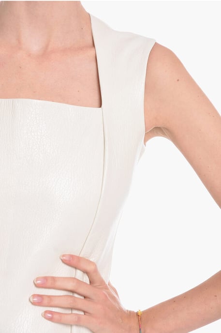 Ärmelloses Midikleid aus Leder mit quadratischem Ausschnitt in Weiß - Image 3