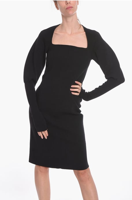 Strick-Midikleid aus Stretchwolle mit Cut-out-Detail in Schwarz - Image 4
