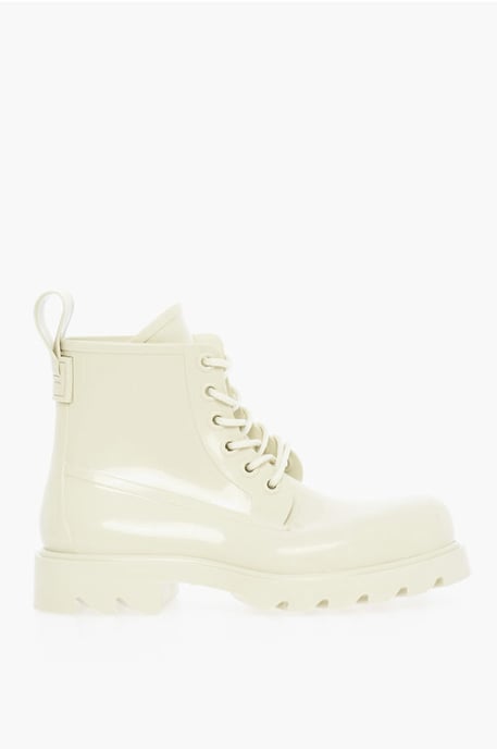 Glänzende Gummistiefeletten mit runder Spitze in Weiß - Image 3