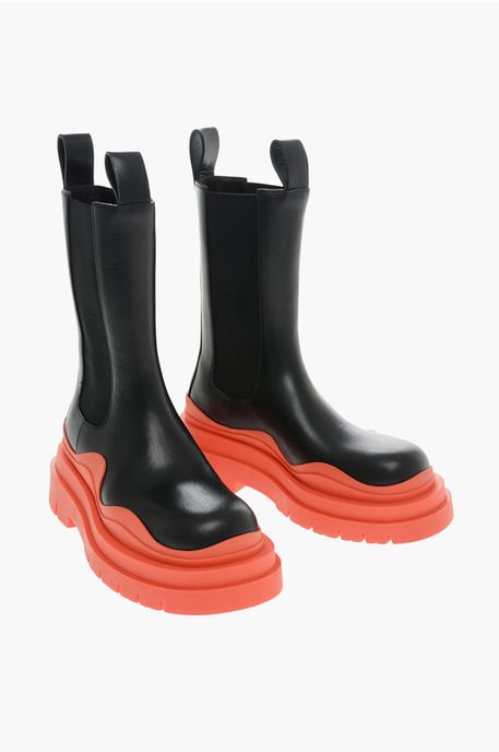 Chelsea-Booties aus Leder mit kontrastierender Sohle in Schwarz - Image 1