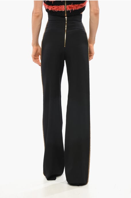 Hoch taillierte Wollhose mit juwelenverzierten Seitenbändern in Schwarz - Image 2