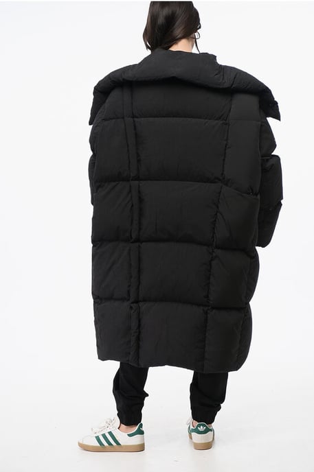 MM6 – Gesteppte Maxi-Daunenjacke mit abnehmbarer Kapuze in Schwarz - Image 2
