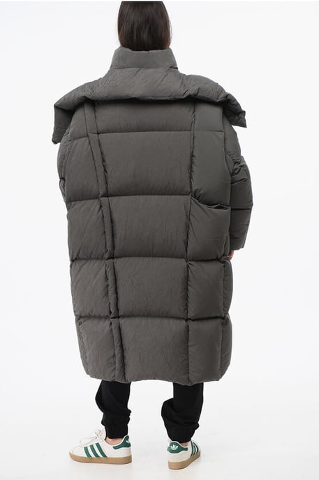 MM6 – Gesteppte Maxi-Daunenjacke mit abnehmbarer Kapuze in Grau - Image 2