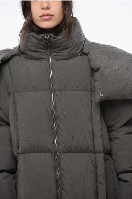 MM6 – Gesteppte Maxi-Daunenjacke mit abnehmbarer Kapuze in Grau - Image 3