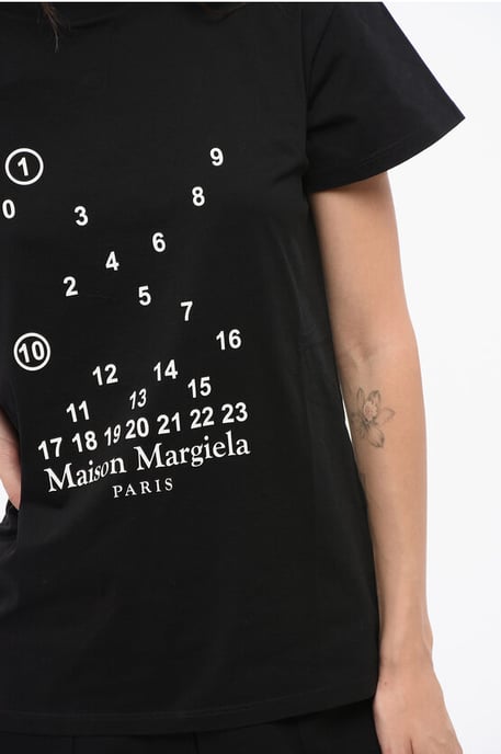 MM1 MM10 Baumwoll-T-Shirt mit Rundhalsausschnitt und kontrastierendem Monogramm in Schwarz - Image 3