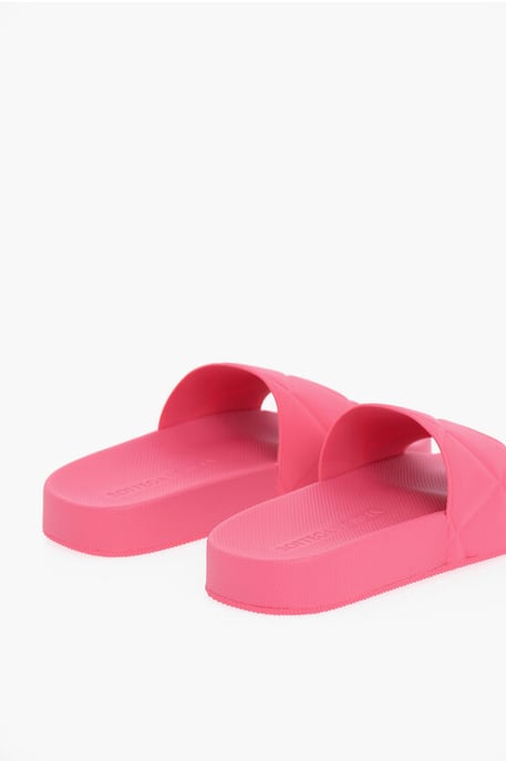 Matte Gummi-Slider mit Intreccio-Motiv in Pink - Image 2