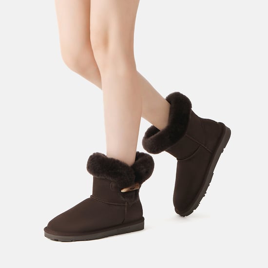 EVER AU Damen Robin Horn Toggle Knopf Mini Stiefel - Image 2