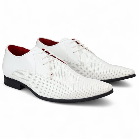 Weiße formelle Herrenschuhe mit spitzer Spitze und perforiertem Schnürschuh - Image 3