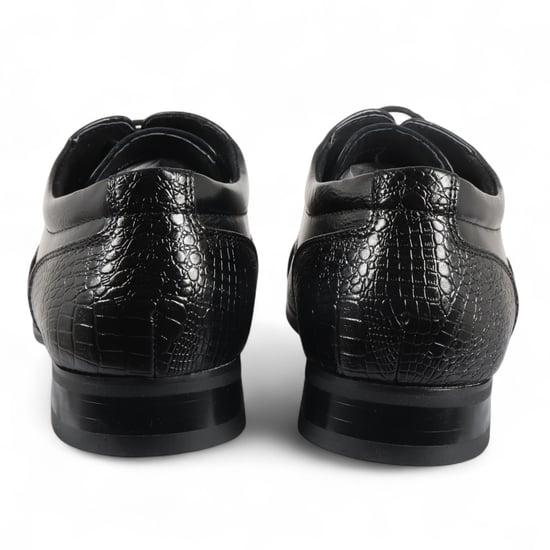 Klassische Herrenschuhe im Brogue-Stil mit Schnürung in Schwarz - Image 5