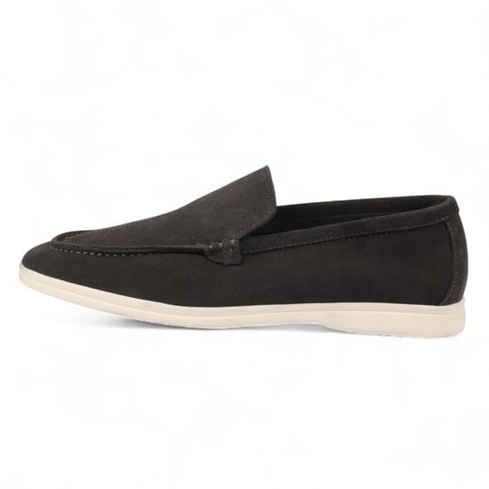 Robuste schwarze Slip-On-Loafer für Herren mit gepolsterter Innensohle - Image 1