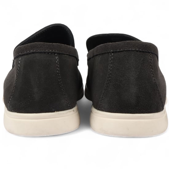 Robuste schwarze Slip-On-Loafer für Herren mit gepolsterter Innensohle - Image 4